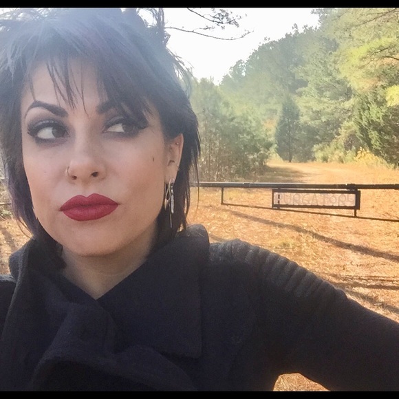 Meet your Posher, Brittany - Picture 3 of 5